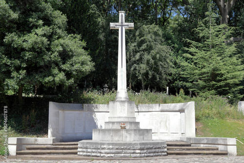 Commonwealth War Graves Screen Wall and Cross of Sacrifice War Memorial in Highgate Cemetery, London, England