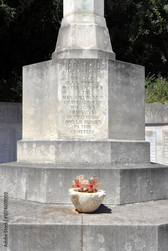 Commonwealth War Graves Screen Wall and Cross of Sacrifice War Memorial in Highgate Cemetery, London, England