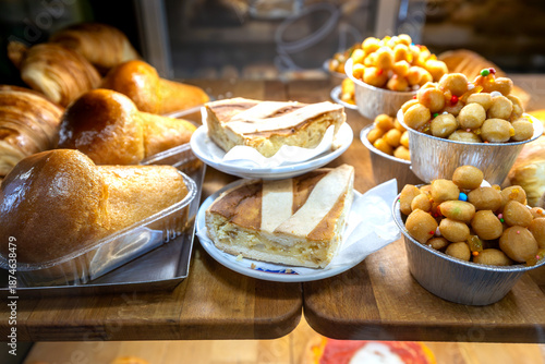Tableau sur toile Selection of Neapolitan desserts including rum babà and pastiera pie