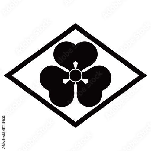 家紋です。菱に片喰といいます。