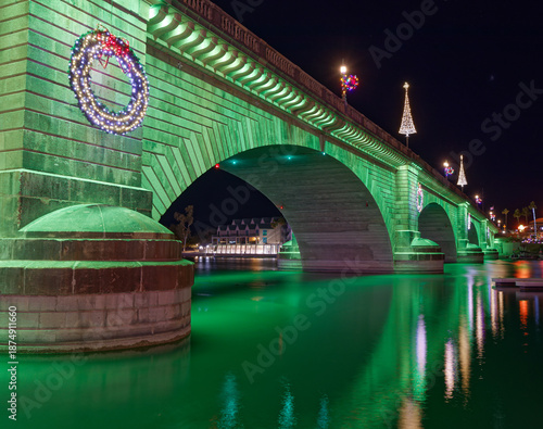 Holiday green London Bridge
