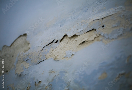 peeled paint on the wall
