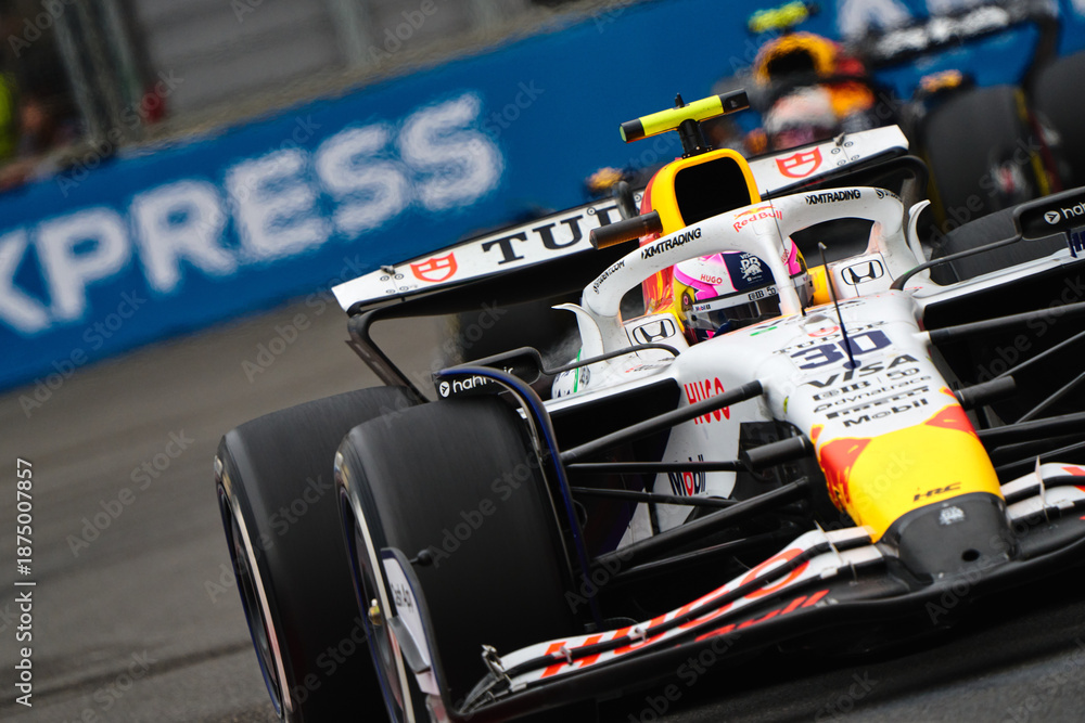 Fototapeta premium BAKU, AZERBAIJAN - SEPTEMBER 21, 2025: Liam Lawson drives the Visa Cash App RB VCARB 02 during the Formula 1 Azerbaijan Grand Prix at Baku City Circuit