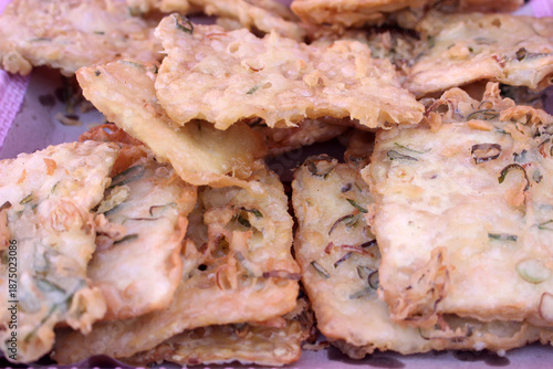 Tableau sur toile closeup fried tempeh on plate