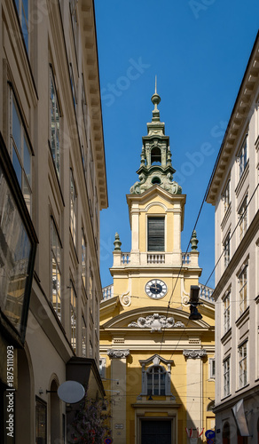 Blick aus der Plankengasse auf die Hauptfront der Wiener 