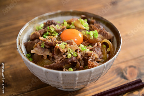牛丼生卵のせ
