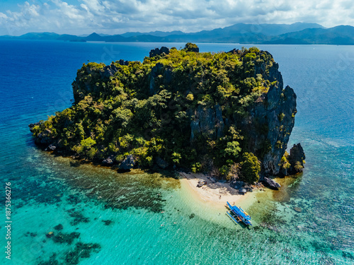 Wallpaper Mural aerial view of El Nido, Philippines, featuring emerald lagoons, limestone karst islands, and vibrant tropical waters Torontodigital.ca