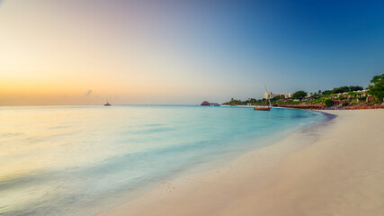 Fototapete Sansibar Sonnenuntergang am Kendwa Strand Sansibar  © robertobinetti70