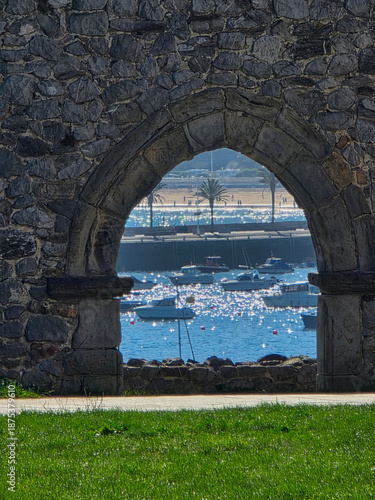 Between sea and stone, Castro-Urdiales blends history, faith, and the Cantabrian spirit, where harbor, church, and lighthouse share the same horizon.