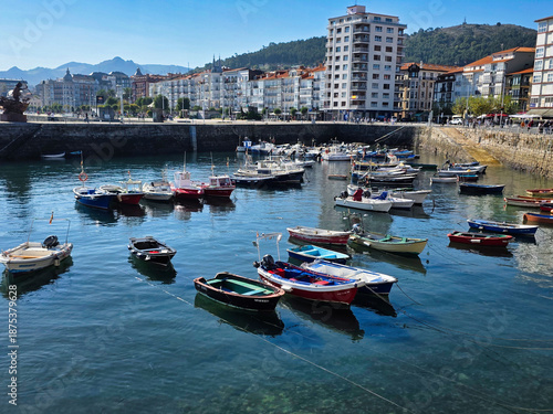Between sea and stone, Castro-Urdiales blends history, faith, and the Cantabrian spirit, where harbor, church, and lighthouse share the same horizon.