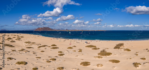 Obraz na plátně Aerial view of Corralejo dunes and Atlantic in Fuerteventura