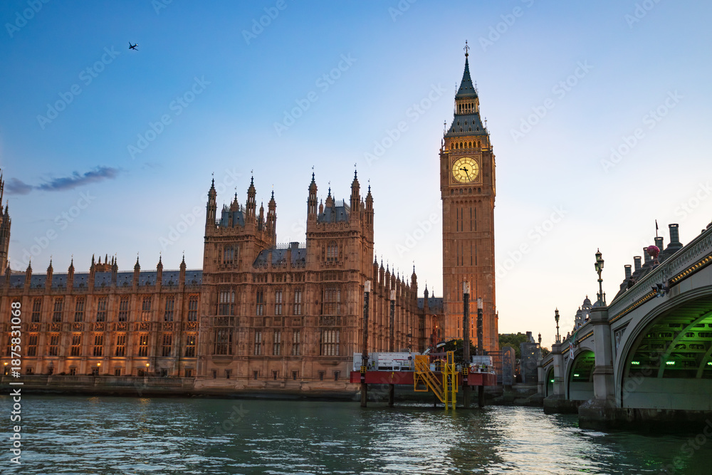 Obraz premium Big Ben and Houses of Parliament at Sunset in London