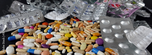 zu viele Pillen - too many pills