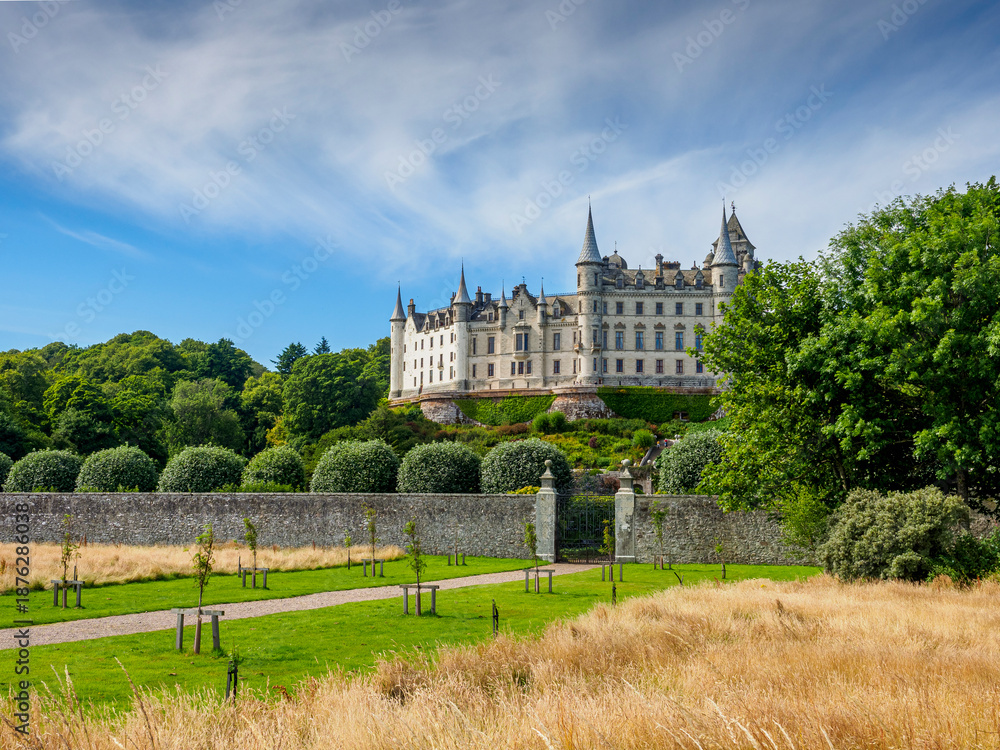 Fototapeta premium Dunrobin Castle in Sutherland Scotland with gardens