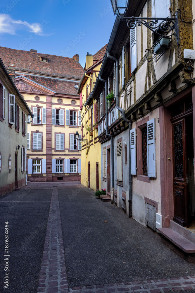 Obraz premium Colourful facades in the narrow streets of the old town of Colmar, Alsace, France.