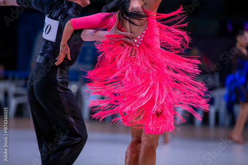 Schilderij op canvas Close-up ballroom dance couple performing latin dance