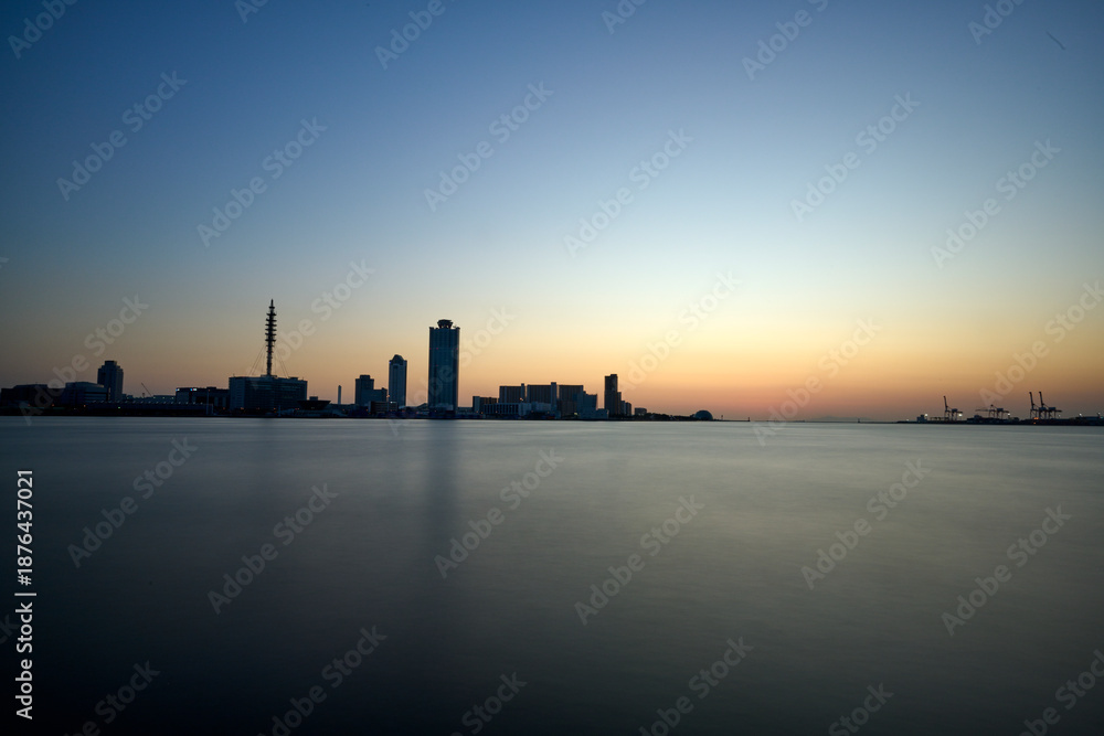 Fototapeta premium 夕方の天保山の風景