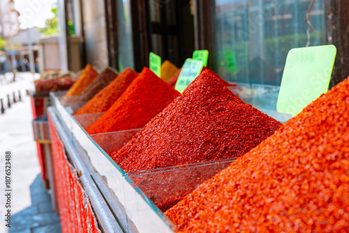 Tableau sur toile Piles of dried red chili peppers in a traditional market in Gaziantep Turkey