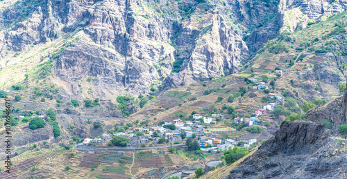 Cuadro en lienzo Remote Mountain Village of Alto Mira in the Rugged Highlands of Santo Antão, Cap