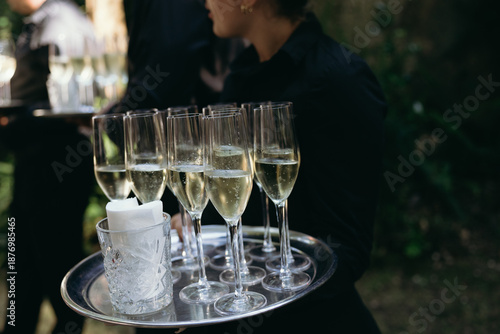 tray of champagne 