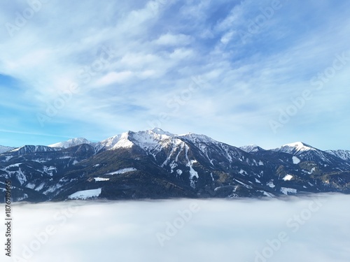 Wallpaper Mural die Rottenmanner Tauern ragen aus dem Nebelmeer Torontodigital.ca