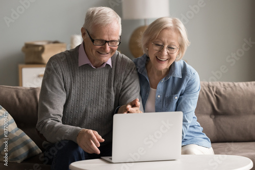 Tableau sur toile Studying digital world at golden age