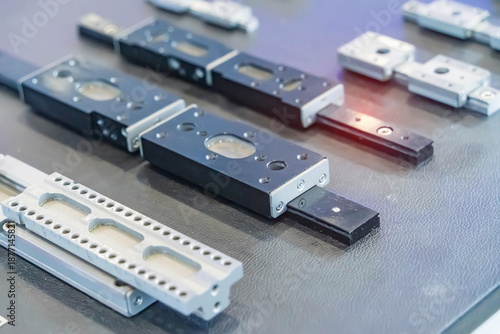 precision linear ball bearing and guide way support of machine for industrial work