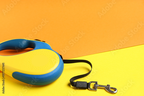 Retractable dog leash with ...