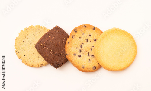 Cookies arranged on white background. 　並べられたクッキー。　白色背景上