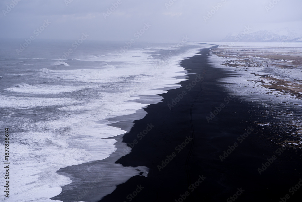 Fototapeta premium Black sand beach 