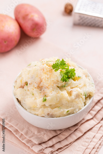 cheesy garlic mashed red potatoes side dish comfort food