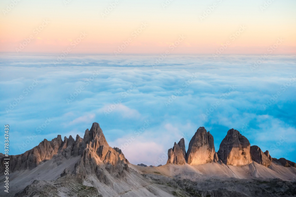 Fototapeta premium sunrise at sunset in the italian dolomites. beautiful nature landscape.