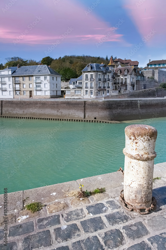 Fototapeta premium Saint-Valery-en-Caux on the Cote d’Albatre in Normandy, the harbor 
