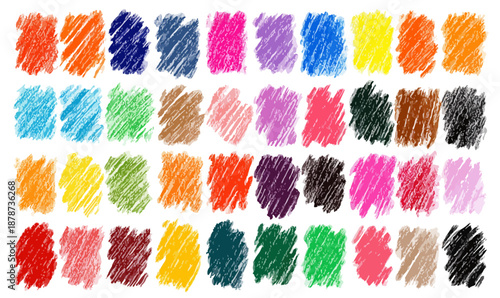 Colorate campiture di pastelli a cera o pennarelli su sfondo bianco, texture a righe trasparenti.