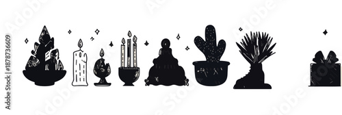 Set di illustrazioni stilizzate in nero e bianco: candele, piante grasse, oggetti misteriosi e regalo su sfondo trasparente.