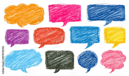 Colección de bocadillos de diálogo dibujados a mano con textura de crayón, ideales para comunicación.