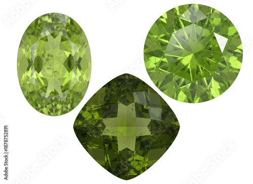 Foto Bright green faceted peridot gemstones in different shapes