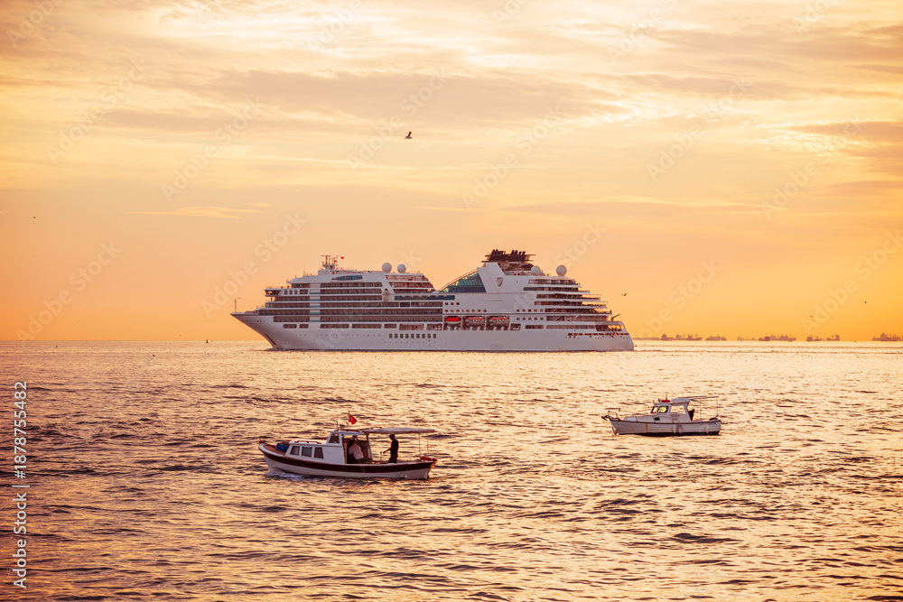 Obraz premium A ferry ride along the Bosphorus. Beautiful, colorful sunset.