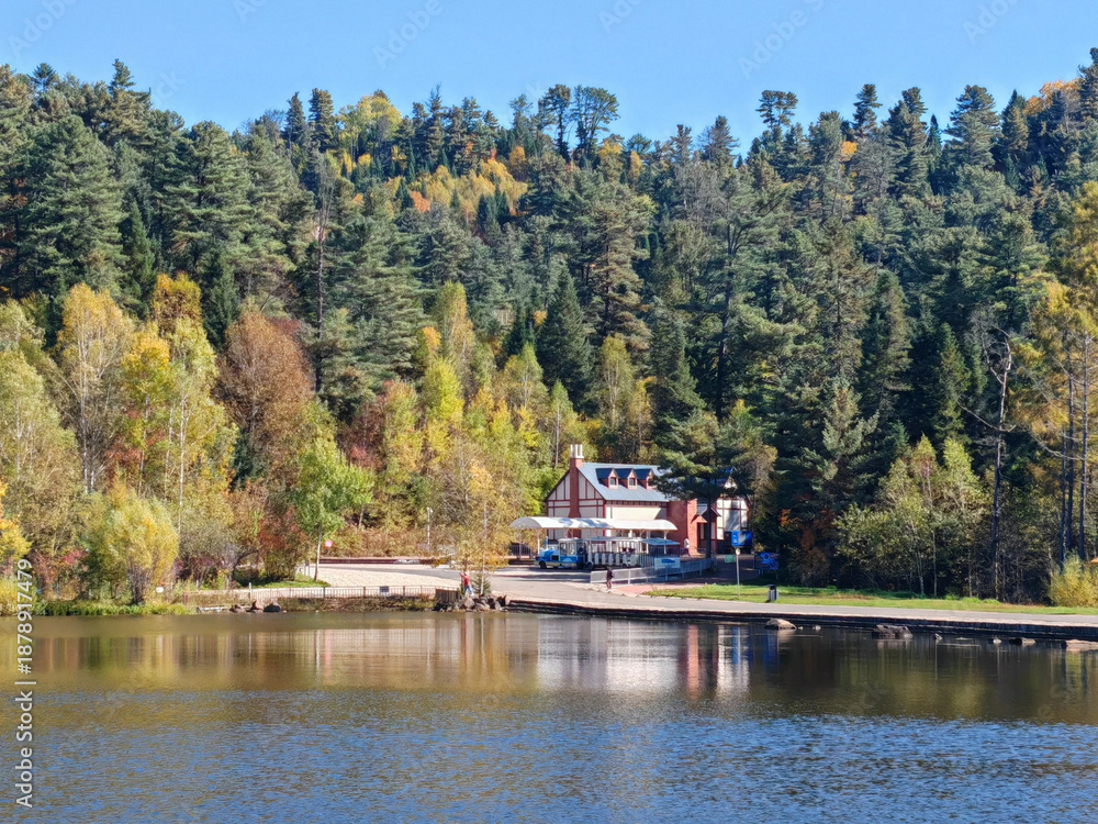 Fototapeta premium cottage and lake in autumn