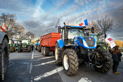 Manifestation des agriculteurs français contre les accords du Mercosur dans les rues de Paris en France
