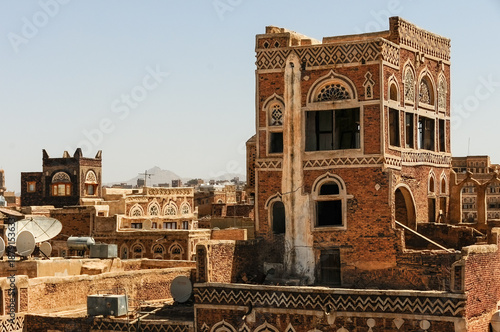 Tableau sur toile Sana'a, Yemen - March 17th 2013 - Photo showing typical architecture in the old