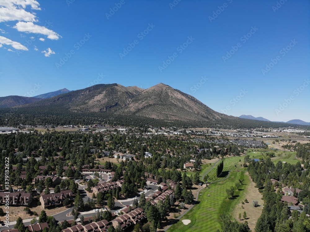 Ταπετσαρία flying over the mountains in flagstaff Arizona