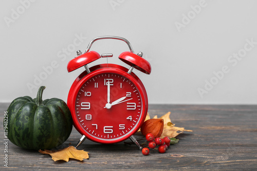 Alarm clock with autumn lea...