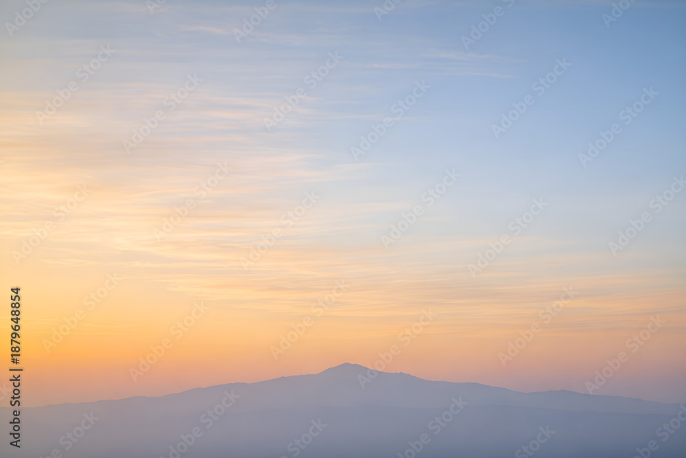 Obraz premium sunset over the mountains