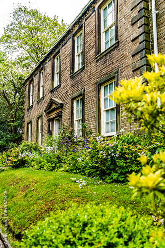 Cuadro en lienzo Exterior view of the Bronte Parsonage Museum in Haworth, the historic home where