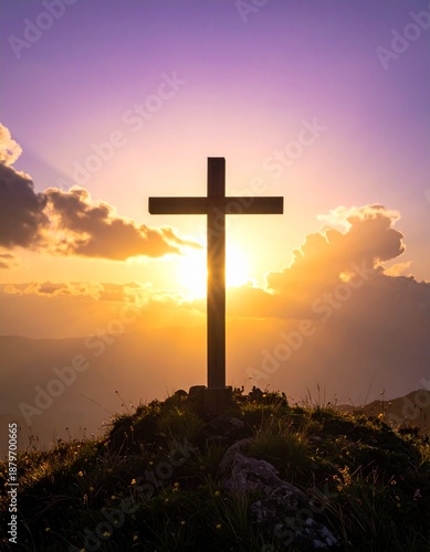 Imagen conceptual de Semana Santa con cruz en silueta y luz espiritual al amanecer. Escena sobria que transmite fe, recogimiento y reflexión, ideal para diseño editorial y religioso.