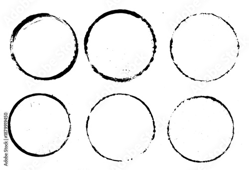 Thin Circle Grunge Frame Vector Set