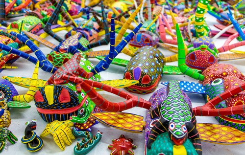 Alebrijes y mascaras