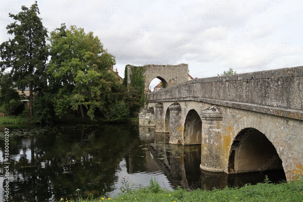 Fototapeta premium old stone bridge, Bonneval in France 