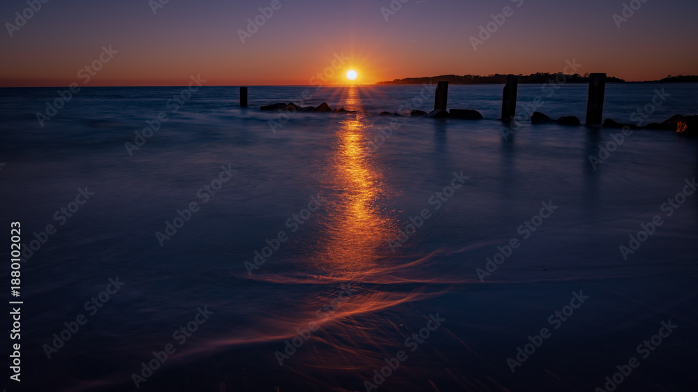 Obraz premium sunset at the beach